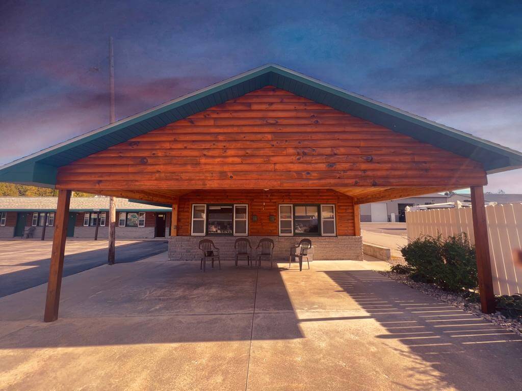 Lyons Motel in Onaway Michigan