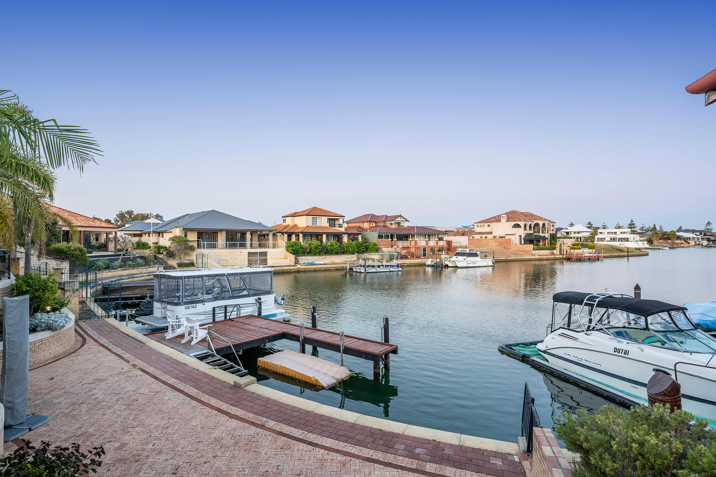 Mandurah Canals Stays